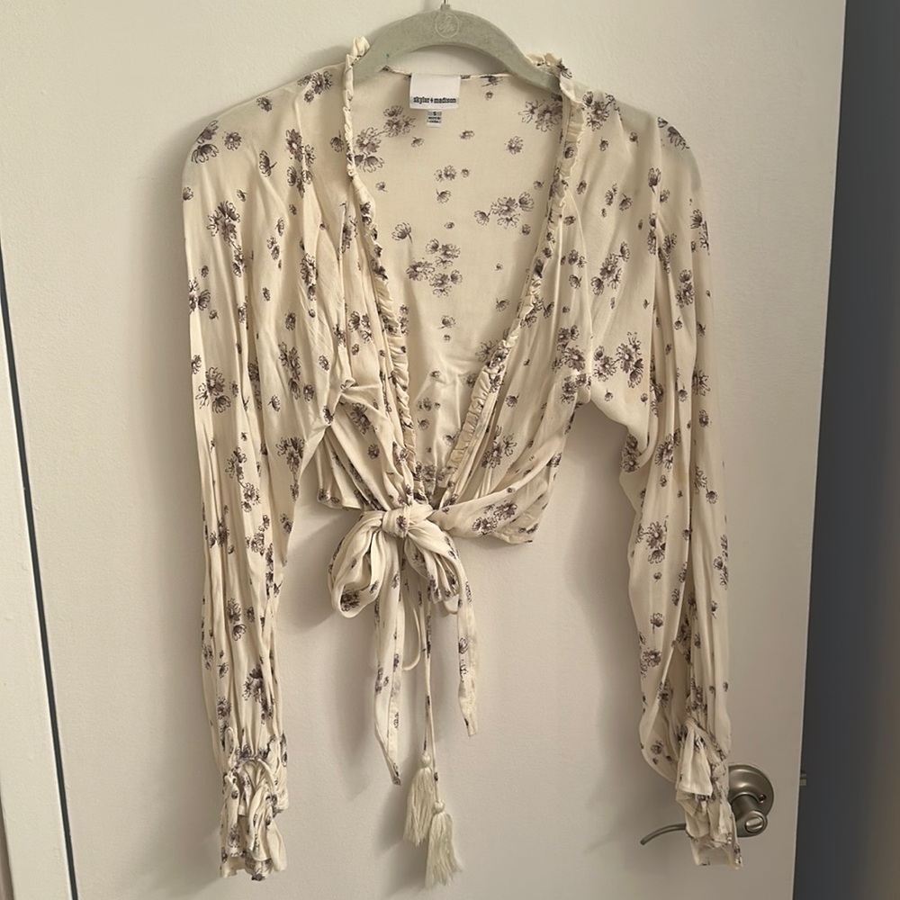 Skylar and Madison long sleeve top-size small